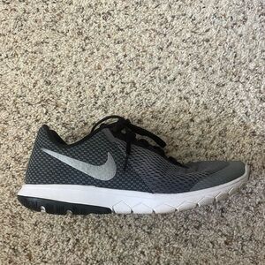 Nike Gray Black Athletic Shoes Lightweight Mesh